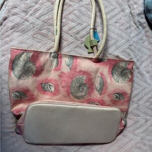 Elegant Seashell Print Tote Bag